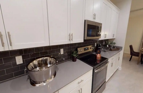 The Hamlets House | Storey Lake 6-BED Pool/Spa/Games Room Located 2 Miles from Disney!