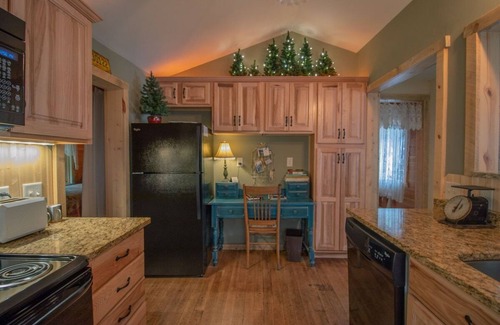 Estes Park Cabin | Storybook Redemption Cabin near Downtown & RMNP