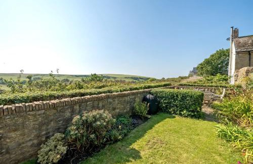 Burton Bradstock House | Strand Cottage