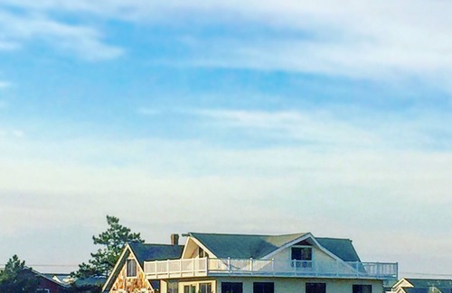 Strathmere House | Strathmere's beloved cottage-on-stilts with the sweeping ocean views