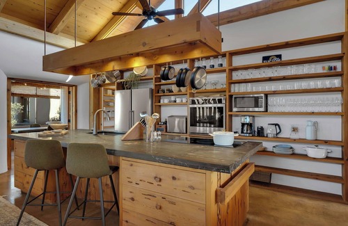 Tucson House | Straw bale eco-luxe house + guesthouse on 3+ acres 20 minutes to downtown Tucson