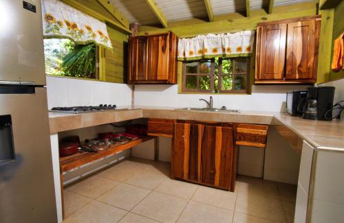 Robins Bay Hotel | Strawberry Fields Together