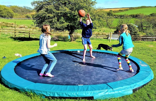 Hele House | Strawfields. Stunning cottage in amazing location close to the sea + Games Barn.