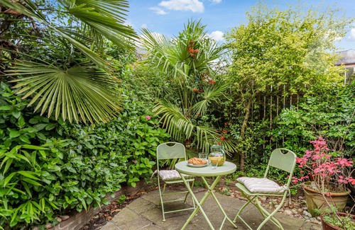 Harrogate House | Strayside Cottage Harrogate. Dog friendly. 5 min walk hospital. 15 min walk town