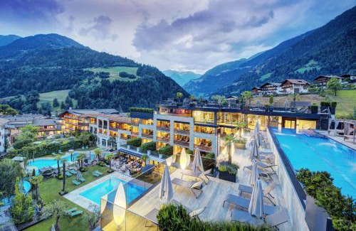 San Leonardo in Passiria Hotel | Stroblhof Active Family Spa Resort