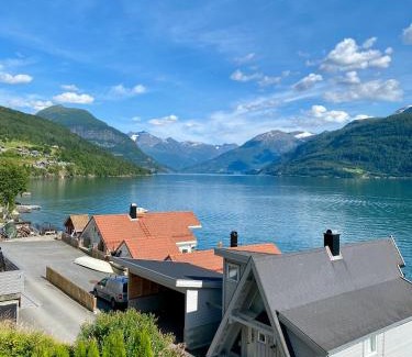 Stryn House | Stryn - Faleide - hus ved fjorden