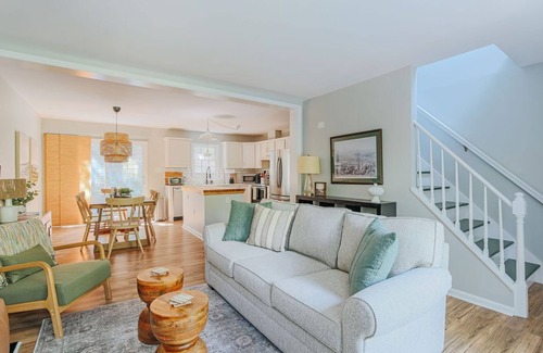 Staunton House | Stuart Cottage: Walk to downtown + Sleeps 8