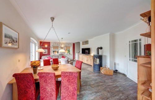 Stubbenfelde House | Stubbenfelde, Reetdachhaus Seeblick