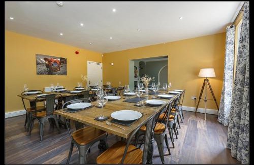 Norwich House | Stubbs House, Loddon, sleeps 20, 2 hot tubs