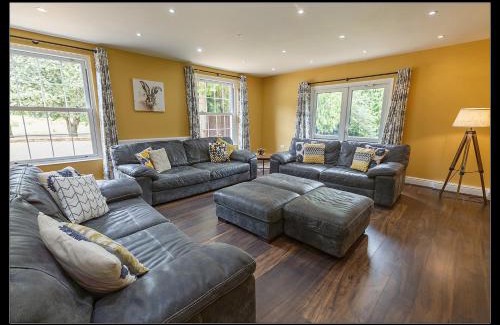 Norwich House | Stubbs House, Loddon, sleeps 20, 2 hot tubs