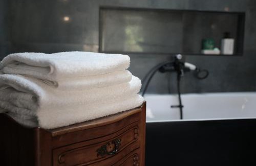 Pommiers-Moulons House | Studio de charme à la campagne & SPA privatif pour deux
