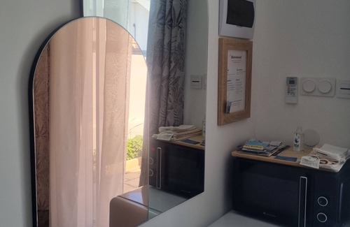 Port-Saint-Louis-du-Rhone Apartment | Studio 30 meters, close to marina