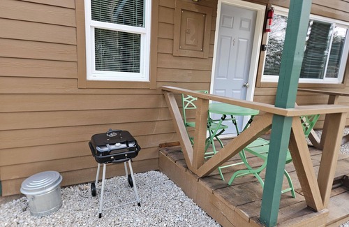 Lebanon Apartment | Studio #1 at Bennettscape Lodge with WiFi and AC by Bennett Spring State Park