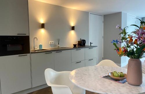 Municipality of Kampen Apartment | Studio 157, in de stad aan de gracht