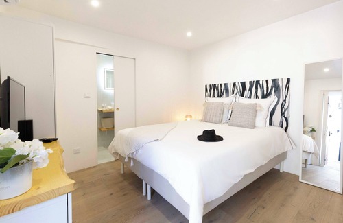 Cote d'Azur- French Riviera Apartment | Studio, 200 m de la Plage et à Proximité du Centre du Village de Saint Tropez
