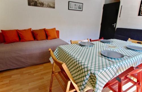 Chamrousse Apartment | Studio 3 places à côté des pistes, commerces et ESF, balcon, animaux acceptés - FR-1-340-31