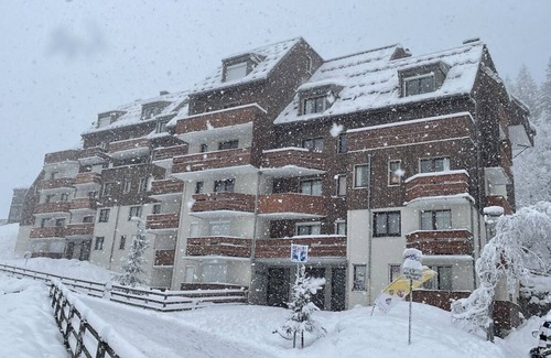Le Pleynet Apartment | Studio 4 people Le Pleynet/Les 7 Laux at the foot of the slopes (120kms of slopes)