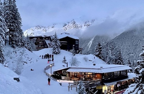 Le Pleynet Apartment | Studio 4 people Le Pleynet/Les 7 Laux at the foot of the slopes (120kms of slopes)