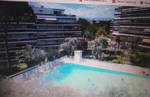 Juan-les-Pins Apartment | Studio 4 persons in residence with swimming pool