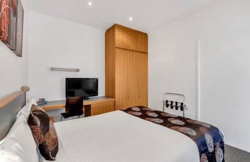 Adelaide Central Business District Apartment | Studio 431/247 gouger st ex hotel room in city
