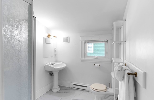 Moncton Apartment | Studio 6 ~ 1 BDRM w/Private Bath & Balcony