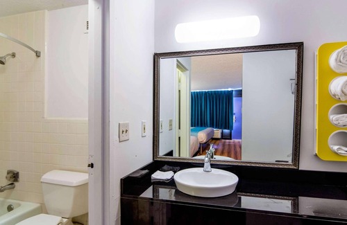 LaGrange Hotel | Studio 6 Lagrange, GA