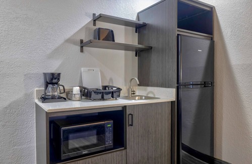 Little Rock Hotel | Studio 6 Little Rock, AR - South