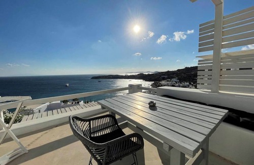 Paradise Hotel | Studio 6 - Sea View, Shared Infinity Pool, Bar, Outdoor Gym, 4' from beach