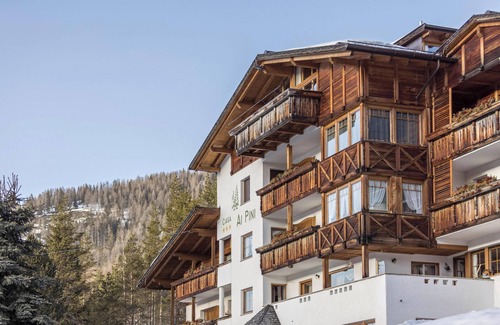 Armentarola Apartment | Studio Apartment “Ciasa ai Pini 208” near Ski Lifts with Mountain View Garden & Sauna