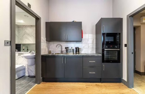 RopeWalks Apartment | Studio Apartment 205 (Sleeps 4) - minutes from L1 and all major attractions