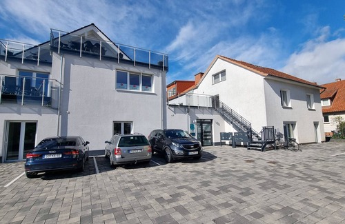 Holtensen Apartment | Studio Apartment 'Design-Wohnung In Göttingen' with Shared Terrace and Wi-Fi