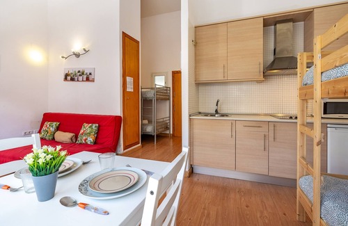 Pradollano Apartment | Studio Apartment "Sierralacant Superior 6 Pax" with Shared Garden & Wi-Fi