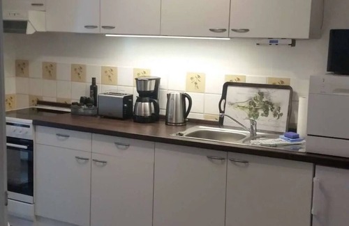 Michendorf Apartment | Studio Apartment 'Ferienwohnung Am Wald' with Private Terrace, Private Garden and Wi-Fi