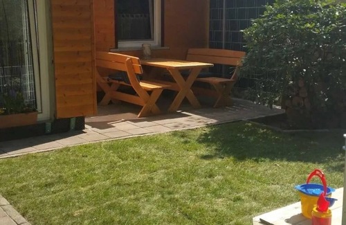 Michendorf Apartment | Studio Apartment 'Ferienwohnung Am Wald' with Private Terrace, Private Garden and Wi-Fi
