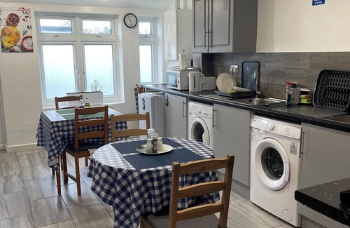 Mawneys Apartment | Studio Apartment