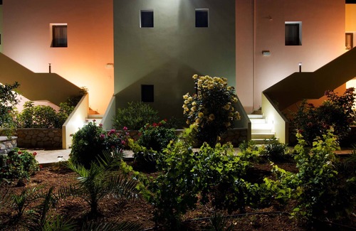 Lefkos Apartment | Studio Apartment 'Miraluna 1' with Private Terrace, Wi-Fi and Air Conditioning