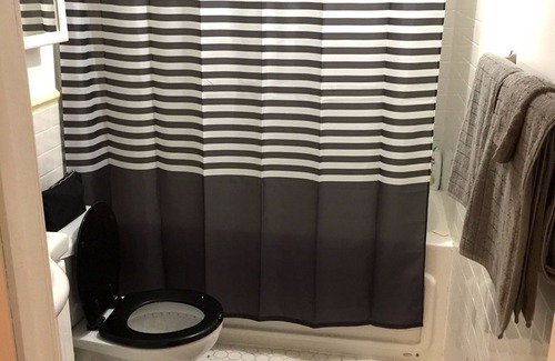 Harbord Village Apartment | Studio Apartment near the heart of downtown Toronto.