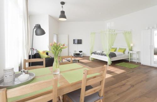 Neukoelln Apartment | Studio Apartment Niemetzstr 51