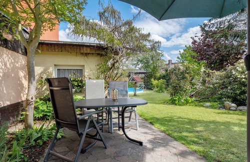 Ruhland Apartment | Studio Apartment 'Obere Ferienwohnung Im Nebengebäude' with Shared Pool, Shared Terrace and Wi-Fi