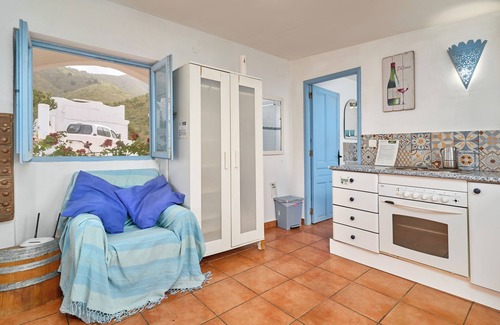 Rubite Apartment | Studio Apartment 'The Vine' with Mountain View, Shared Pool and Wi-Fi