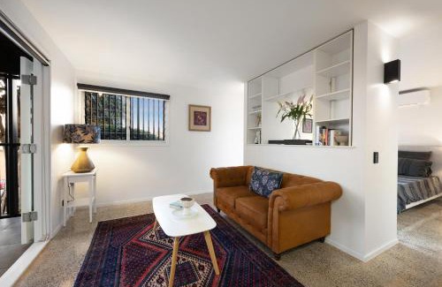 Coolum Beach Apartment | Studio Apartment with Ocean View