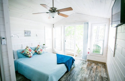 Steele Creek Cabin | Studio Cabin with Private Porch #38