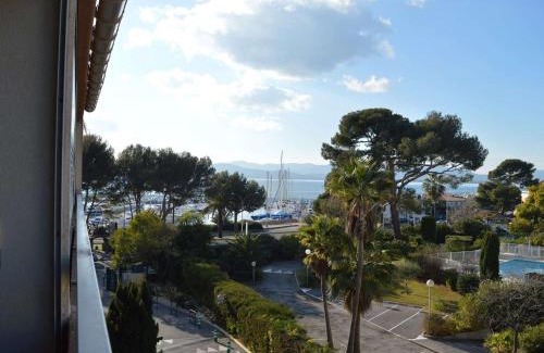 Saint-Raphael Apartment | Studio cabine à St-Raphaël avec terrasse et parking, à 100m de la plage - FR-1-226A-23