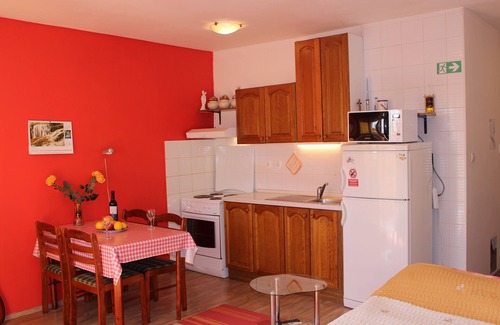 Znjan Apartment | Studio Chalereux Avec une vue sur Mer. Pour Deux ou Pour un Nomade Numérique !