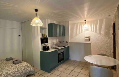 Quartier Administrations Apartment | Studio climatisé neuf centre-ville
