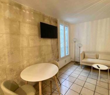 Quartier Administrations Apartment | Studio climatisé neuf centre-ville