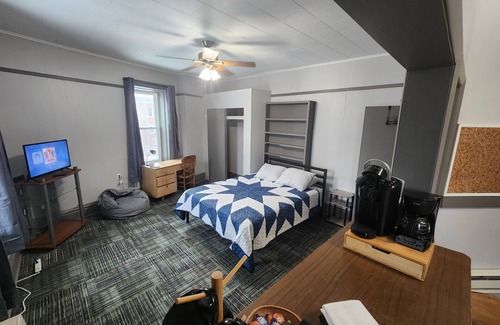 South Range Apartment | Studio Close to MTU, Houghton, Keweenaw, Dining, on the Trail & Full Amenities