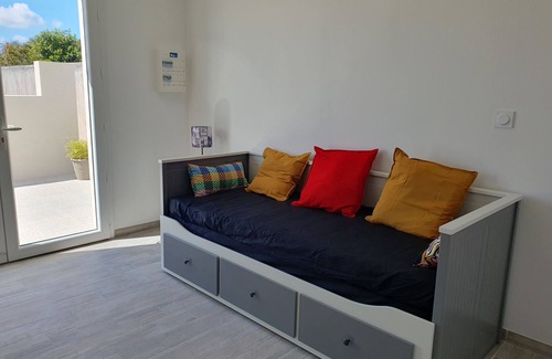 Medis Apartment | Studio Cosy Avec Terrasse Dans une Maison Neuve Près de Royan