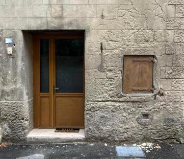 Bourg-Saint-Andeol Apartment | Studio cosy