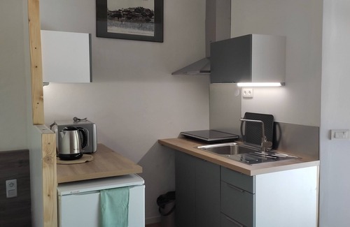 Valaurie Apartment | Studio Dans un Village Médiéval de la Drôme Provençale
